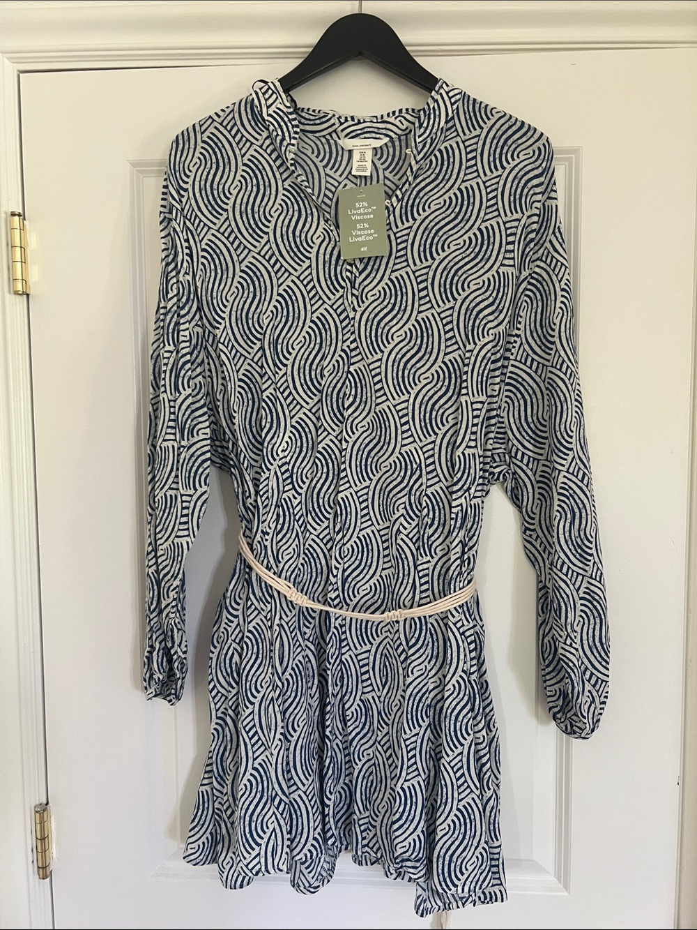 MATERNITY 
H&M Navy and White Printed Long-Sleeve Dress with Waist Tie